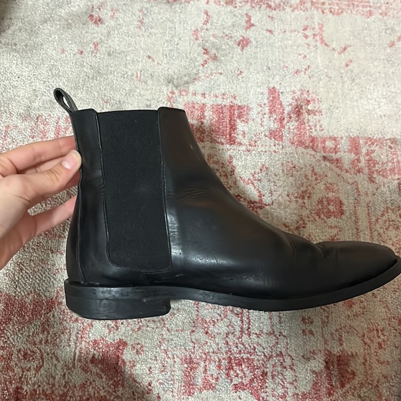 Everlane Modern Chelsea Boot - Picture 1 of 7